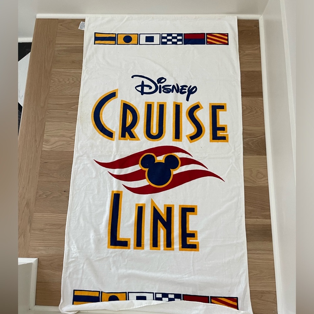 🛳️Disney Cruise Line Vintage Beach Towel New - Picture 2 of 6